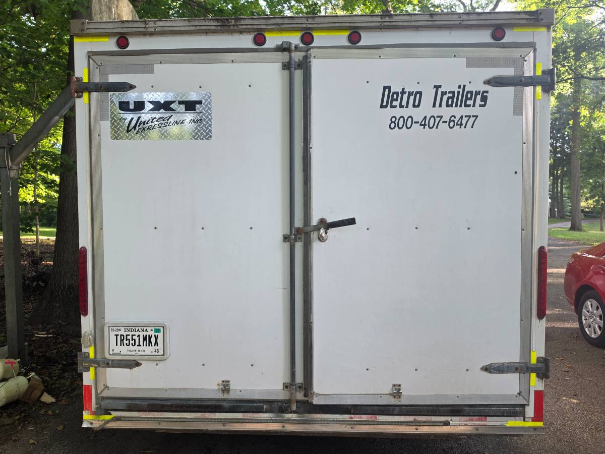 2003 32' Enclosed Trailor, photo 5