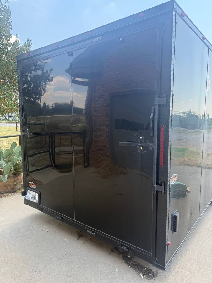8.5’ x 28’ Enclosed Trailer, photo 4