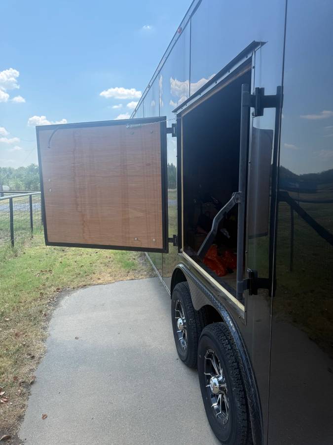 8.5’ x 28’ Enclosed Trailer, photo 6