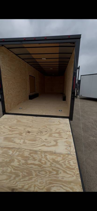 8.5’ x 28’ Enclosed Trailer, photo 7