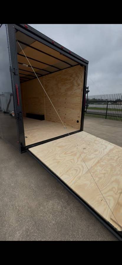 8.5’ x 28’ Enclosed Trailer, photo 8