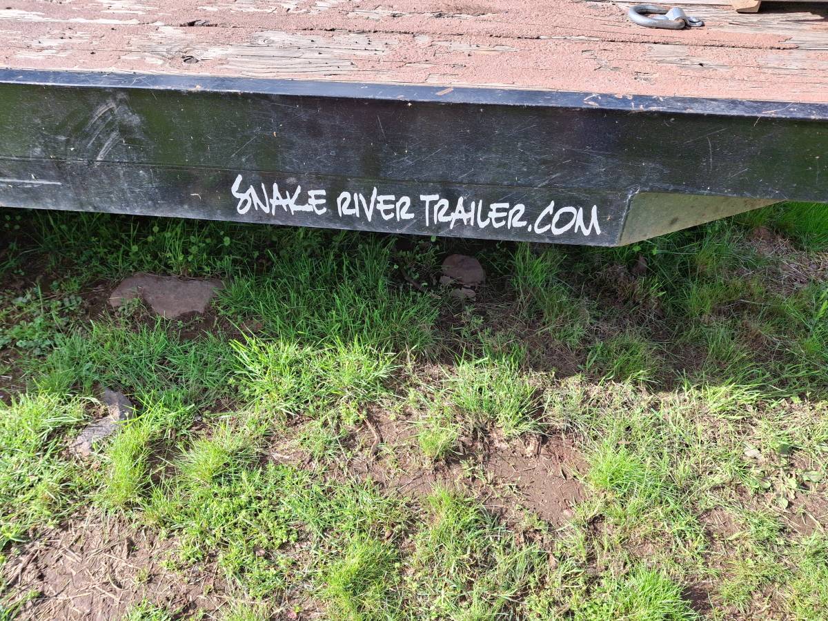 18' dovetail snake river car trailer, photo 4
