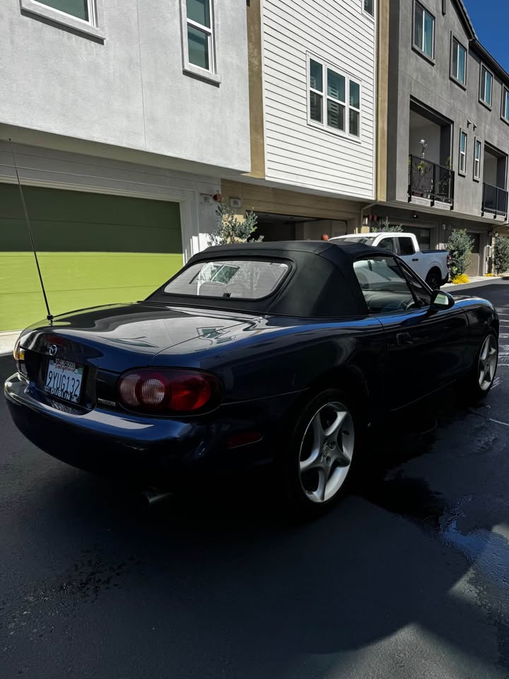 2003 Mazda Miata, 5-speed, clean title, just passed smog, photo 2