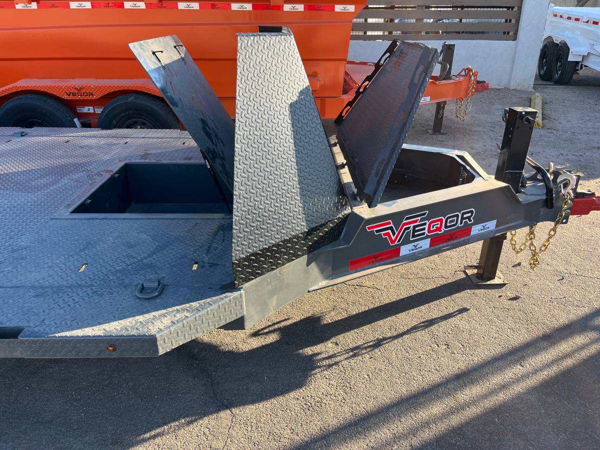 2026 car hauler trailer 102 x 20’, photo 2