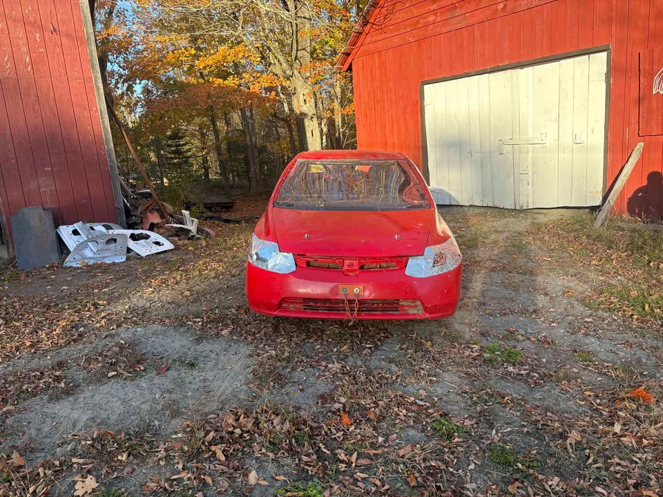 Honda 4-cylinder race car with spare engine and parts car, photo 2