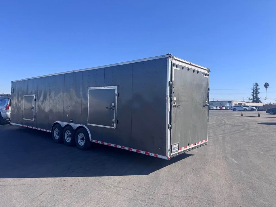 2021 Freedom Enclosed 2 car trailer (36ft), photo 3