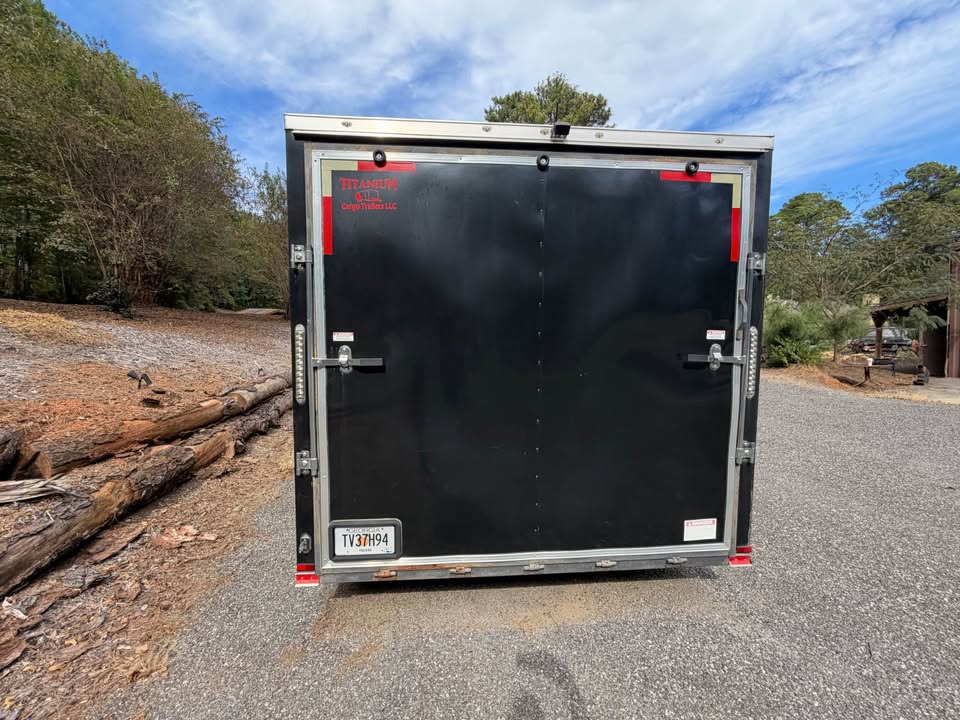 2022 Titanium 8.5x28 enclosed car and toy hauler, V-nose, photo 5