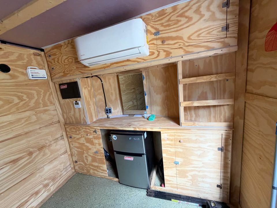 2022 Titanium 8.5x28 enclosed car and toy hauler, V-nose, photo 10
