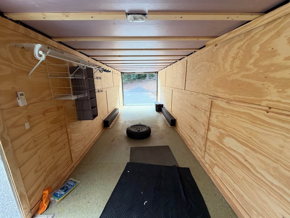 2022 Titanium 8.5x28 enclosed car and toy hauler, V-nose, photo 12