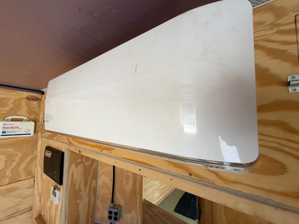 2022 Titanium 8.5x28 enclosed car and toy hauler, V-nose, photo 18