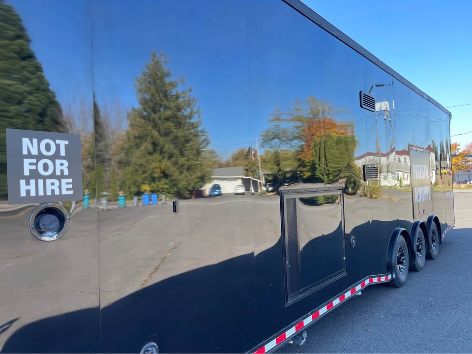 2018 40 ft enclosed race trailer with bathroom and shower, photo 3