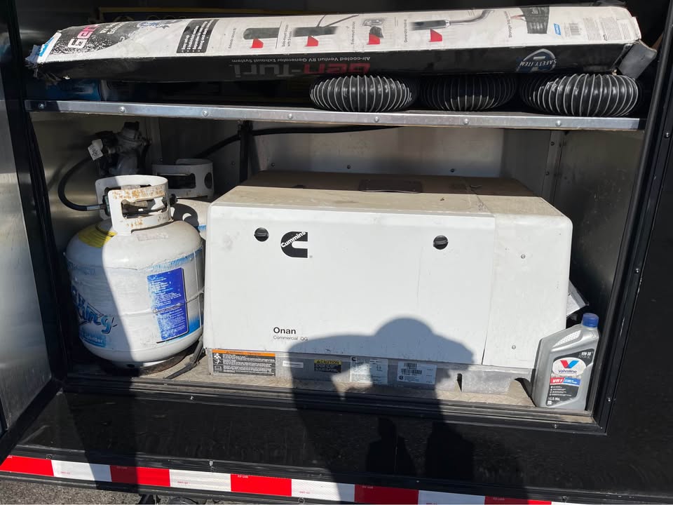 2018 40 ft enclosed race trailer with bathroom and shower, photo 18