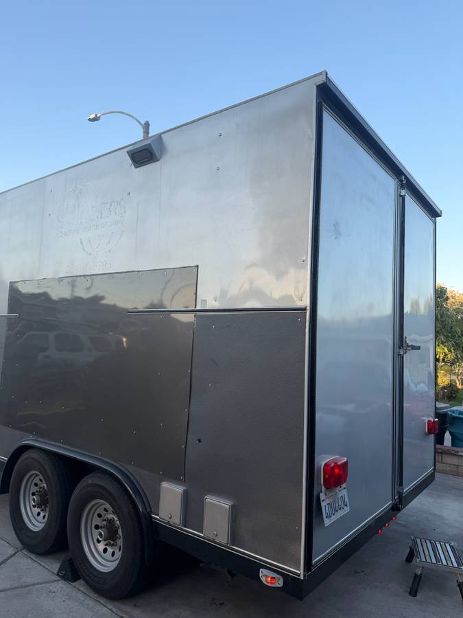16 x 8 ENCLOSED TRAILER, photo 3
