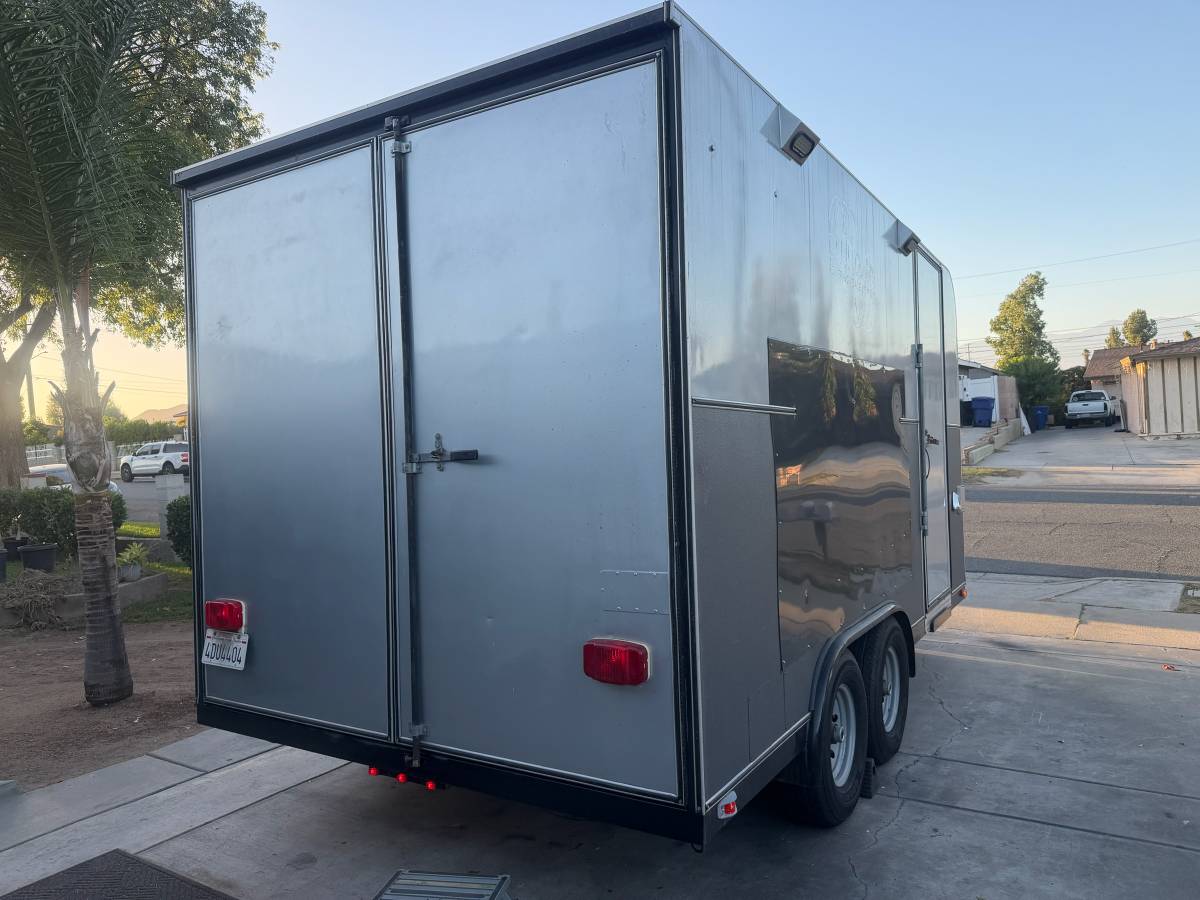 16 x 8 ENCLOSED TRAILER, photo 4