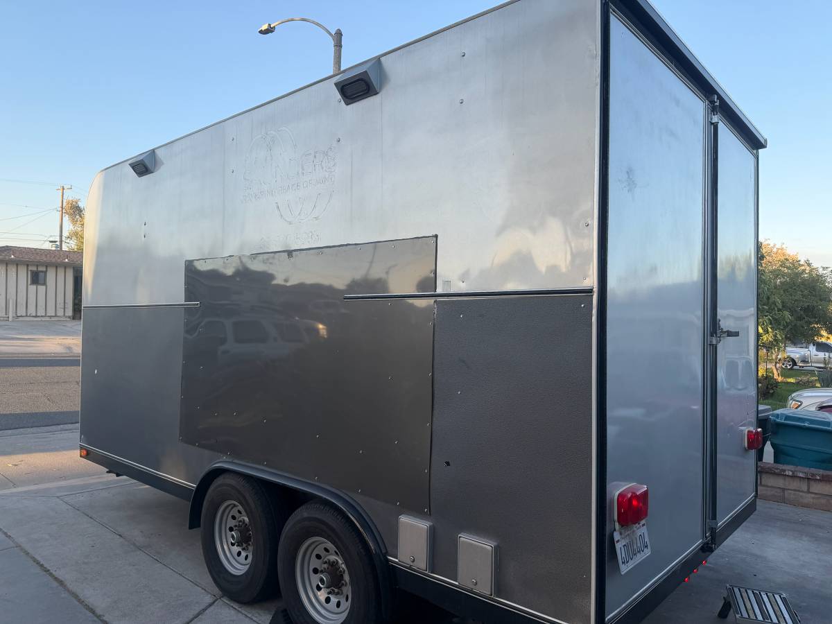 16 x 8 ENCLOSED TRAILER, photo 6
