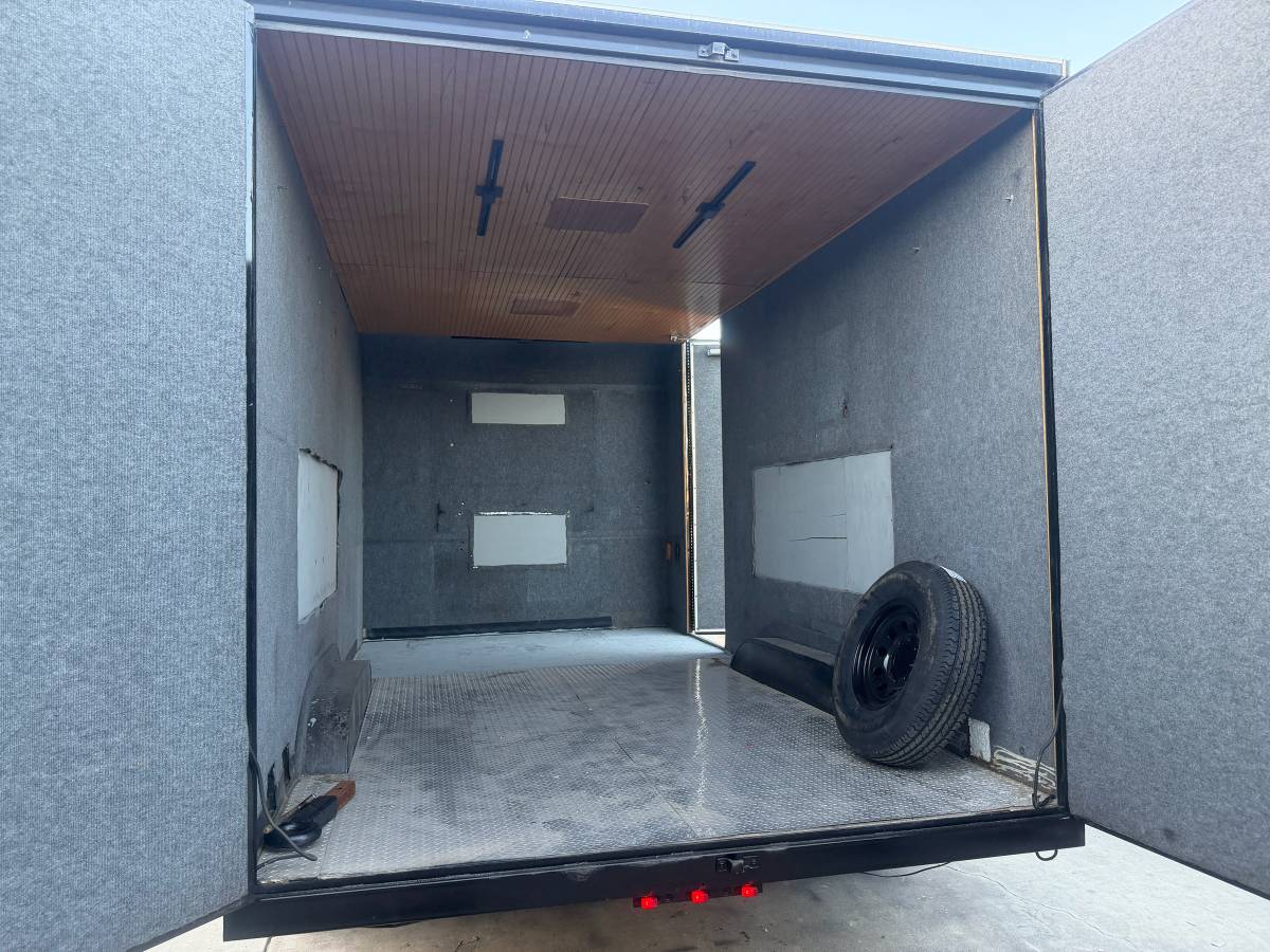 16 x 8 ENCLOSED TRAILER, photo 10