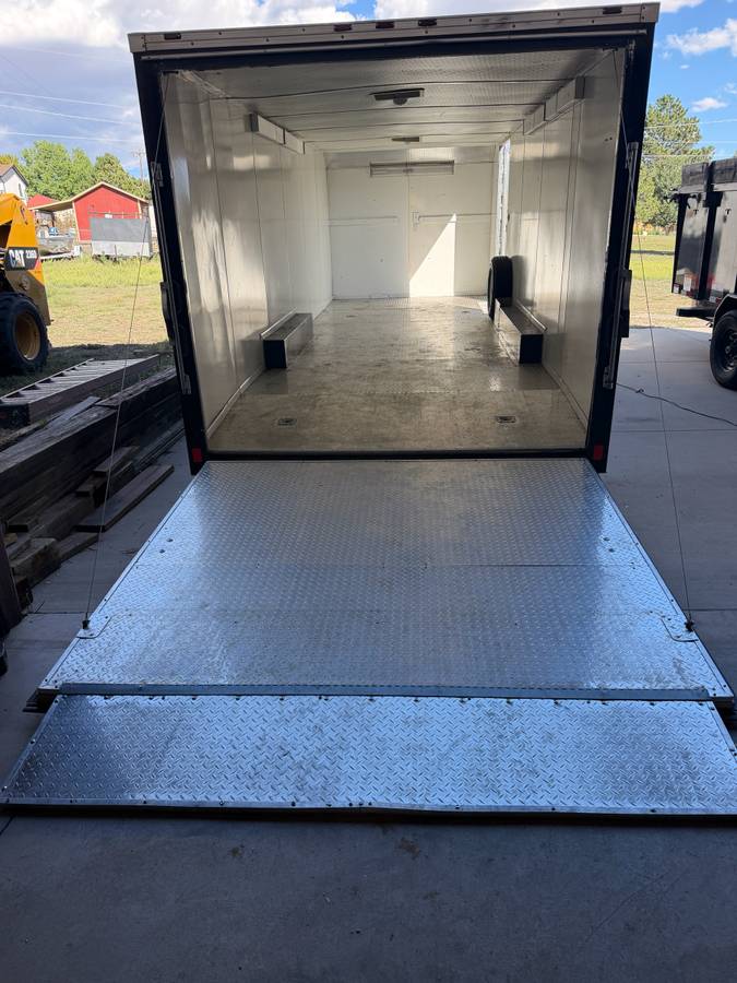 2010 Pace 24’ enclosed car trailer, photo 4