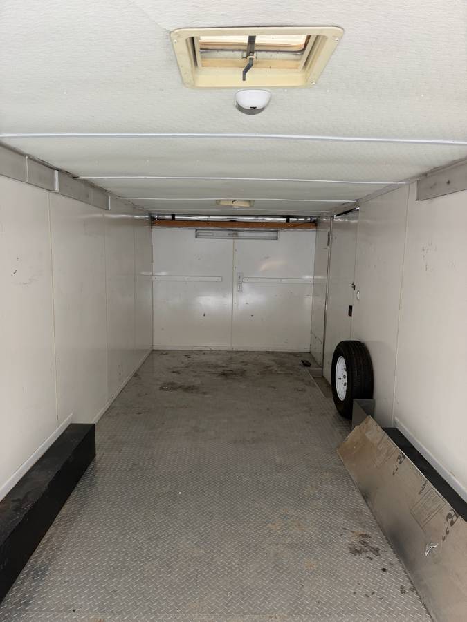 2010 Pace 24’ enclosed car trailer, photo 9