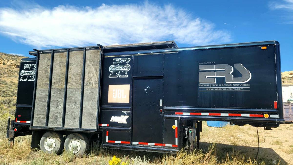 Customized 28x8x11 fully enclosed trailer, photo 3