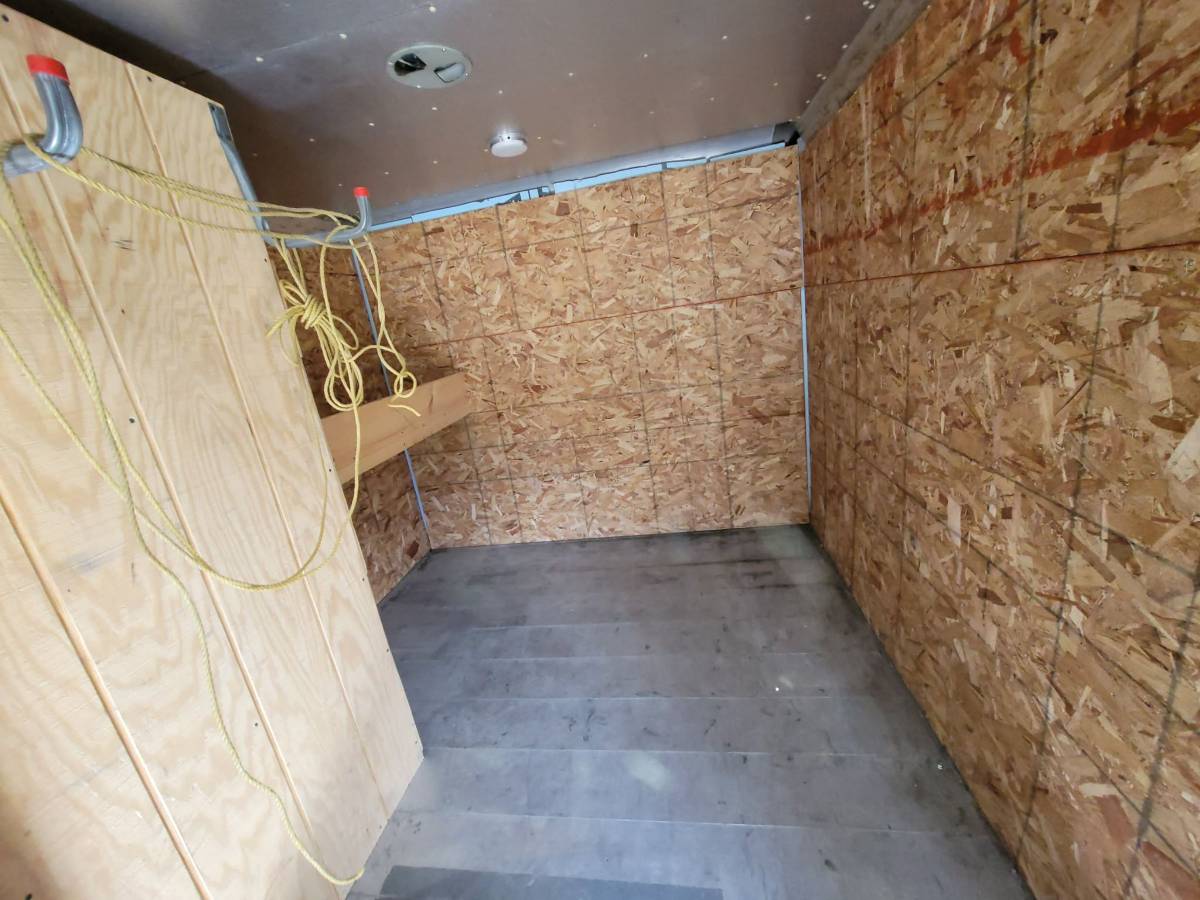 Customized 28x8x11 fully enclosed trailer, photo 8
