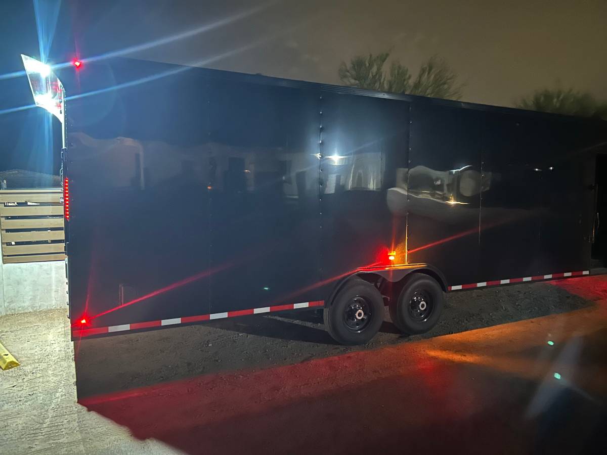 8.5 x 28ft Enclosed Trailer Car hauler, photo 6