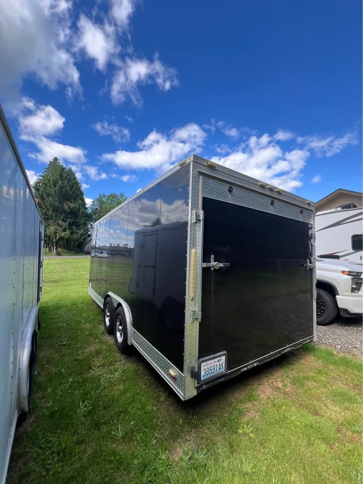 2014 18' V-Nose Enclosed Race Trailer / Car Hauler — Insulated, Tire Racks, New Tires, photo 3