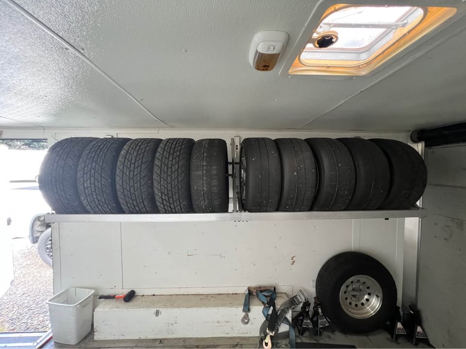 2014 18' V-Nose Enclosed Race Trailer / Car Hauler — Insulated, Tire Racks, New Tires, photo 9
