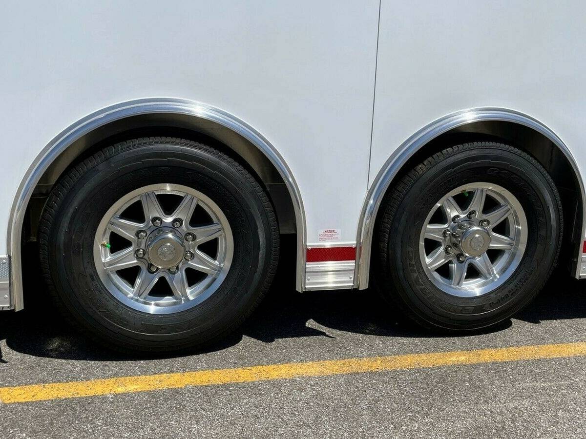 2022 ATC Quest Limited 28ft Enclosed Aluminum Car Hauler, photo 5