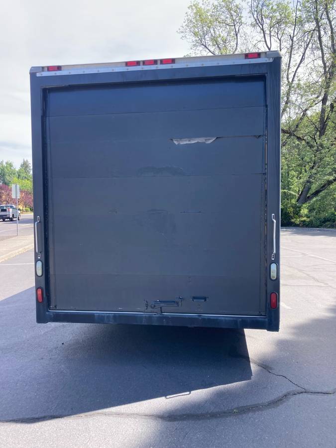 24’x8’ Enclosed trailer, photo 2