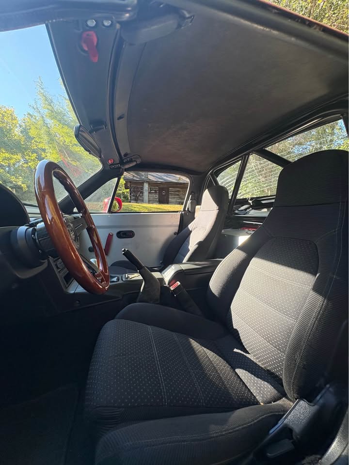 1993 Mazda Miata with NB 1.8 swap, roll bar and track mods, photo 10