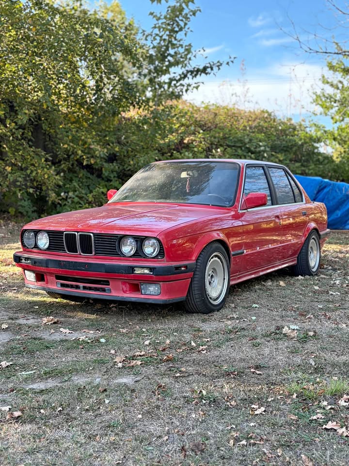 1991 BMW 325i sedan, M52 swap, needs a fuel tank