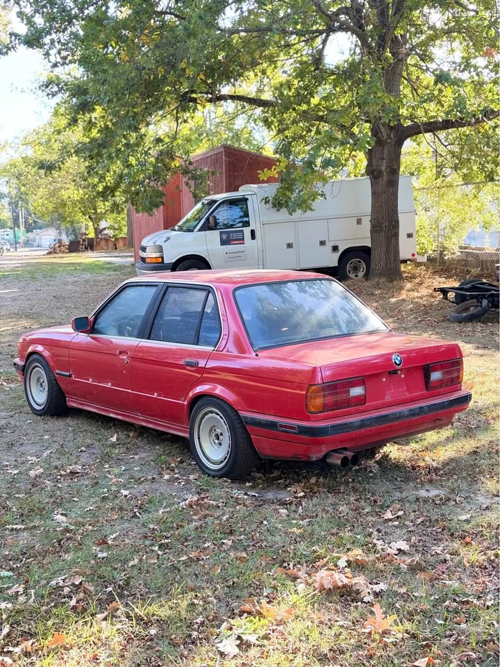 1991 BMW 325i sedan, M52 swap, needs a fuel tank, photo 2