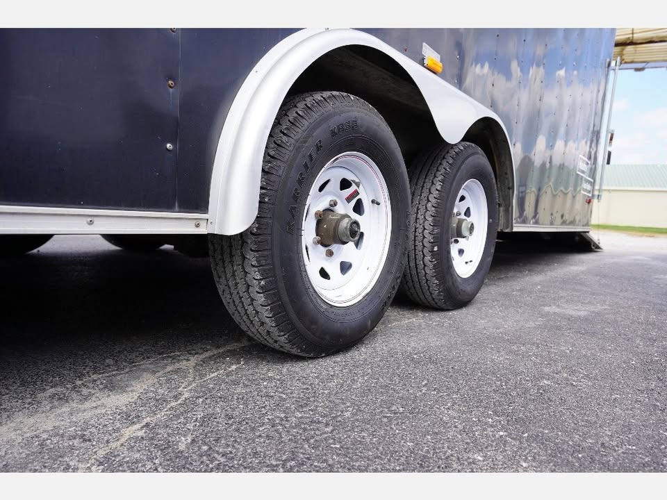 2002 Haulmark 32ft enclosed trailer with ramp, photo 7