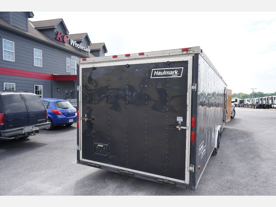 2002 Haulmark 32ft enclosed trailer with ramp, photo 8