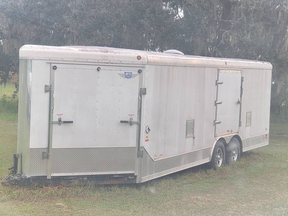 28' Trailer Enclosed, photo 2