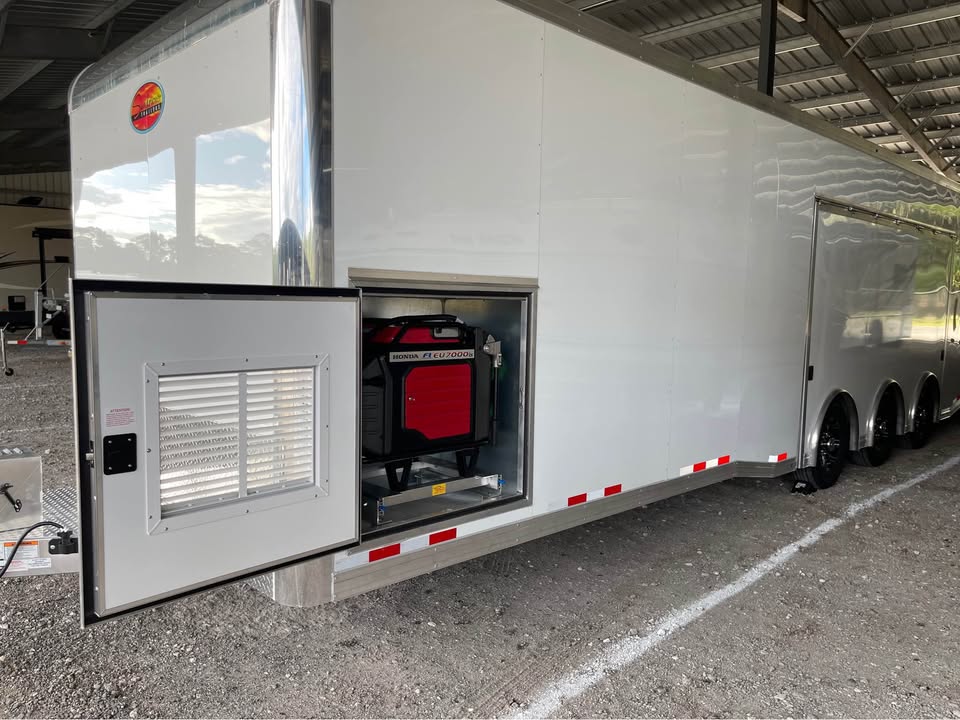 2023 Sundowner 34’ race car trailer, photo 4