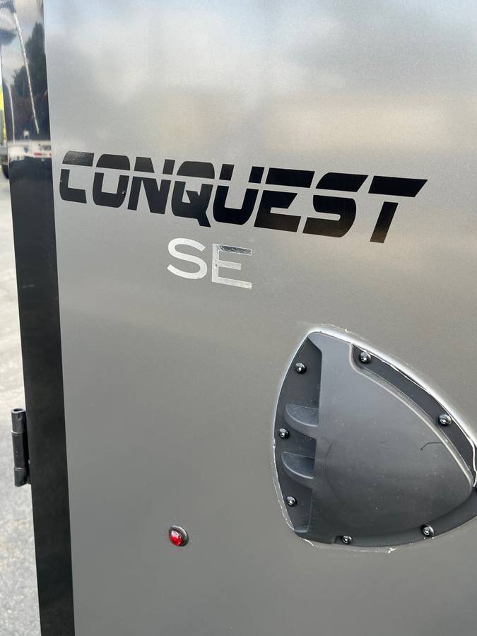 18x102 enclosed trailer, photo 3