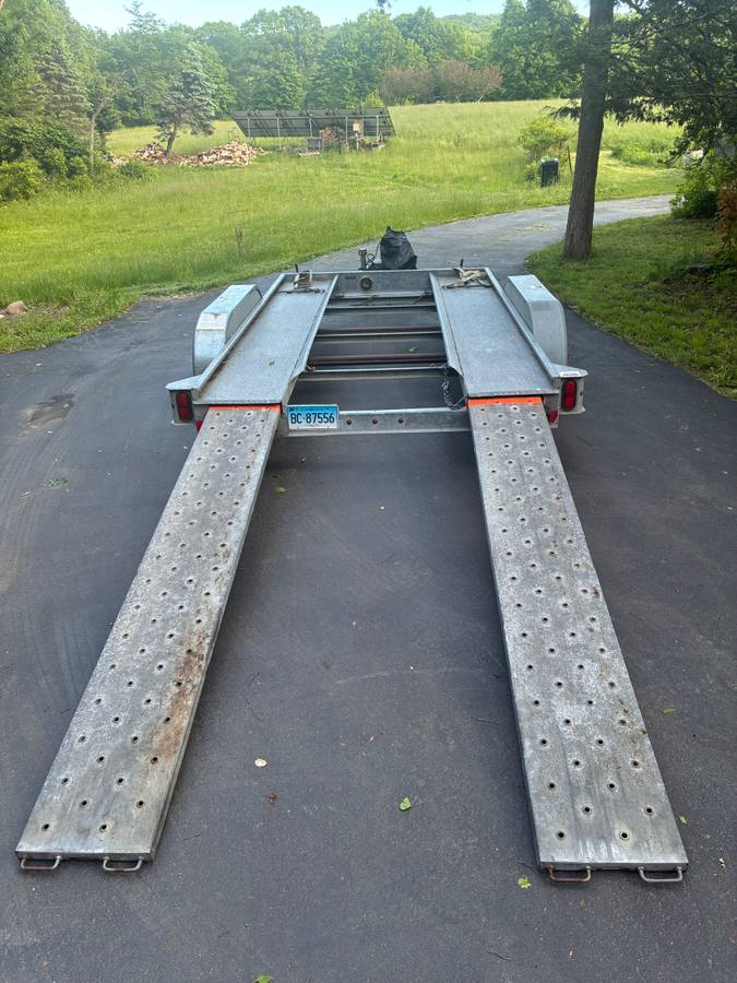 DEMCO car hauler trailer, photo 2