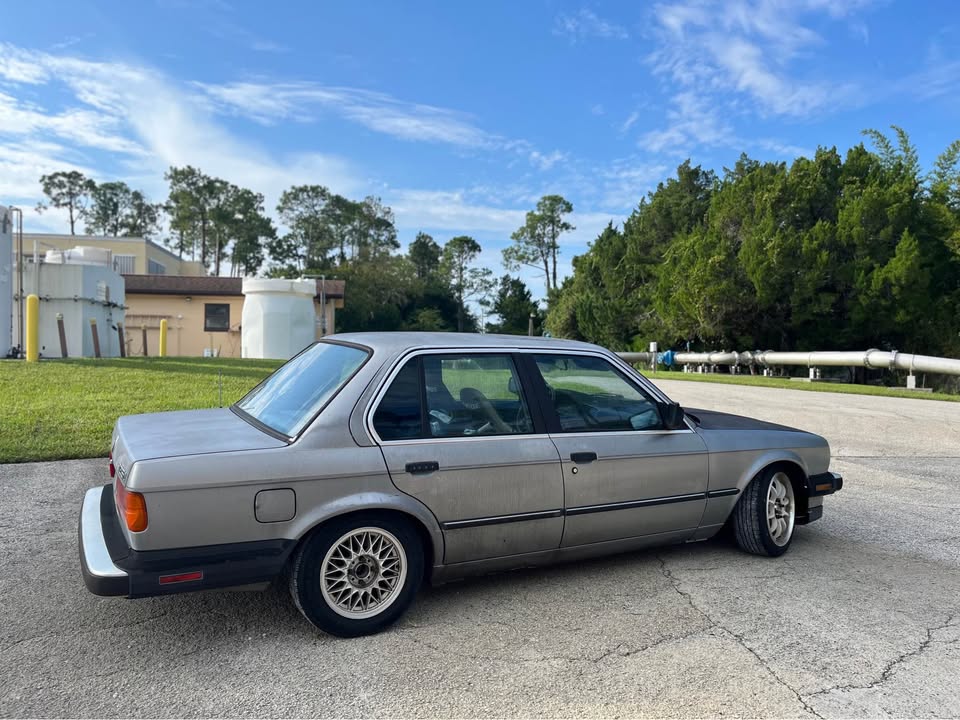 1987 BMW 325i sedan, 5-speed, runs and drives, photo 7