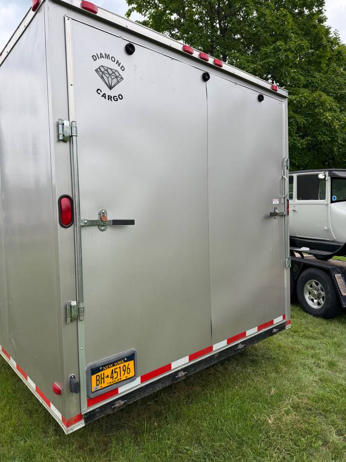 2015 Diamond Cargo enclosed trailer 8.5X28ft. 7.5’ inside height, photo 2