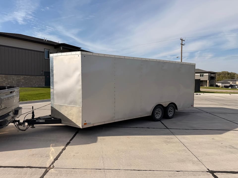 20’ Enclosed Trailer / Car Hauler - 2016 Cross, photo 2