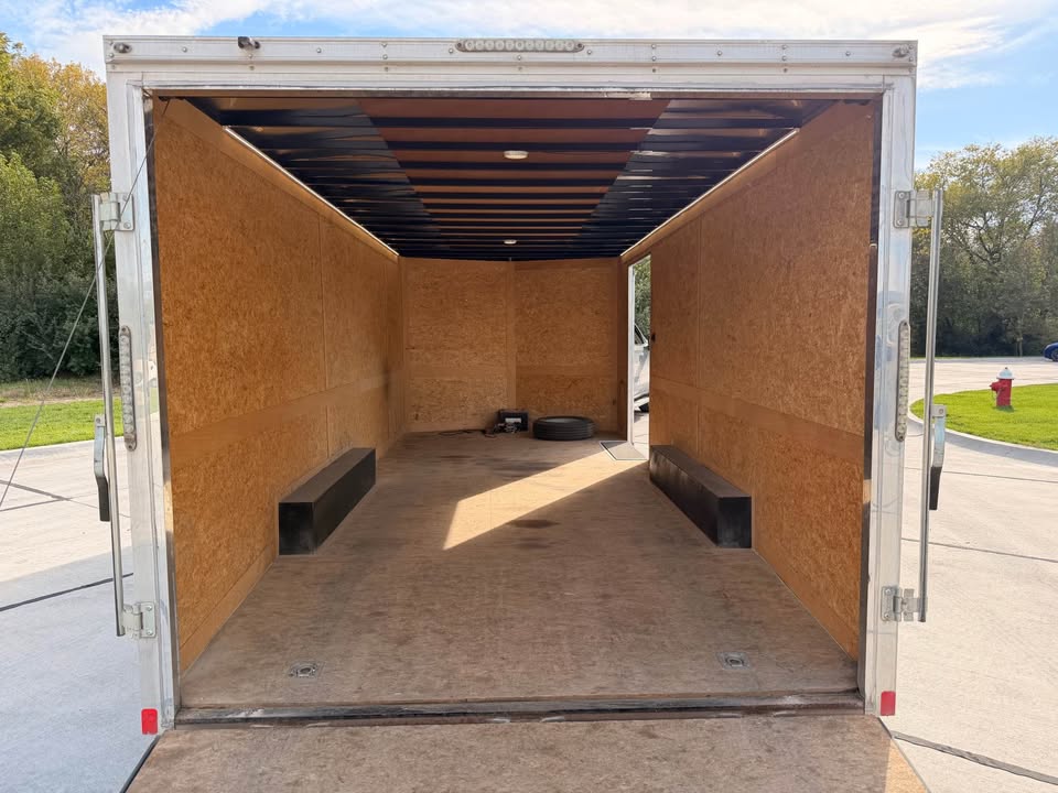 20’ Enclosed Trailer / Car Hauler - 2016 Cross, photo 5