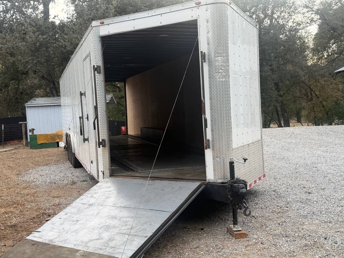 2023 car hauler 36’triple axel, photo 5