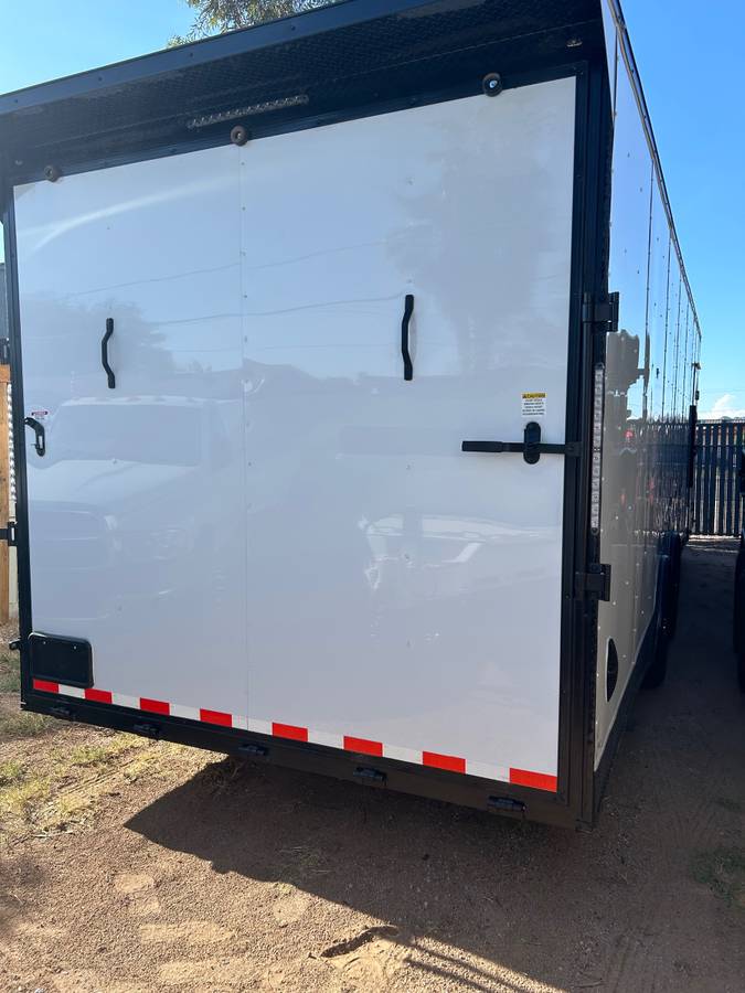 8.5 x 28ft plus v nose enclosed trailer car hauler, photo 2