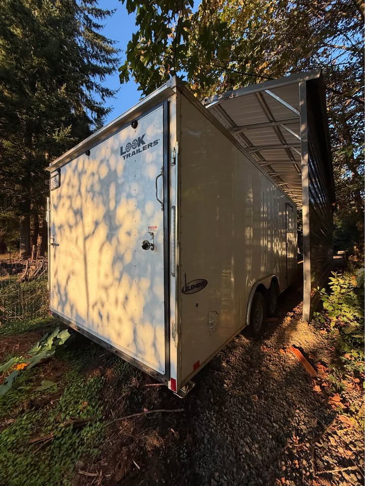 2022 8.5x20 car hauler enclosed trailer, photo 2
