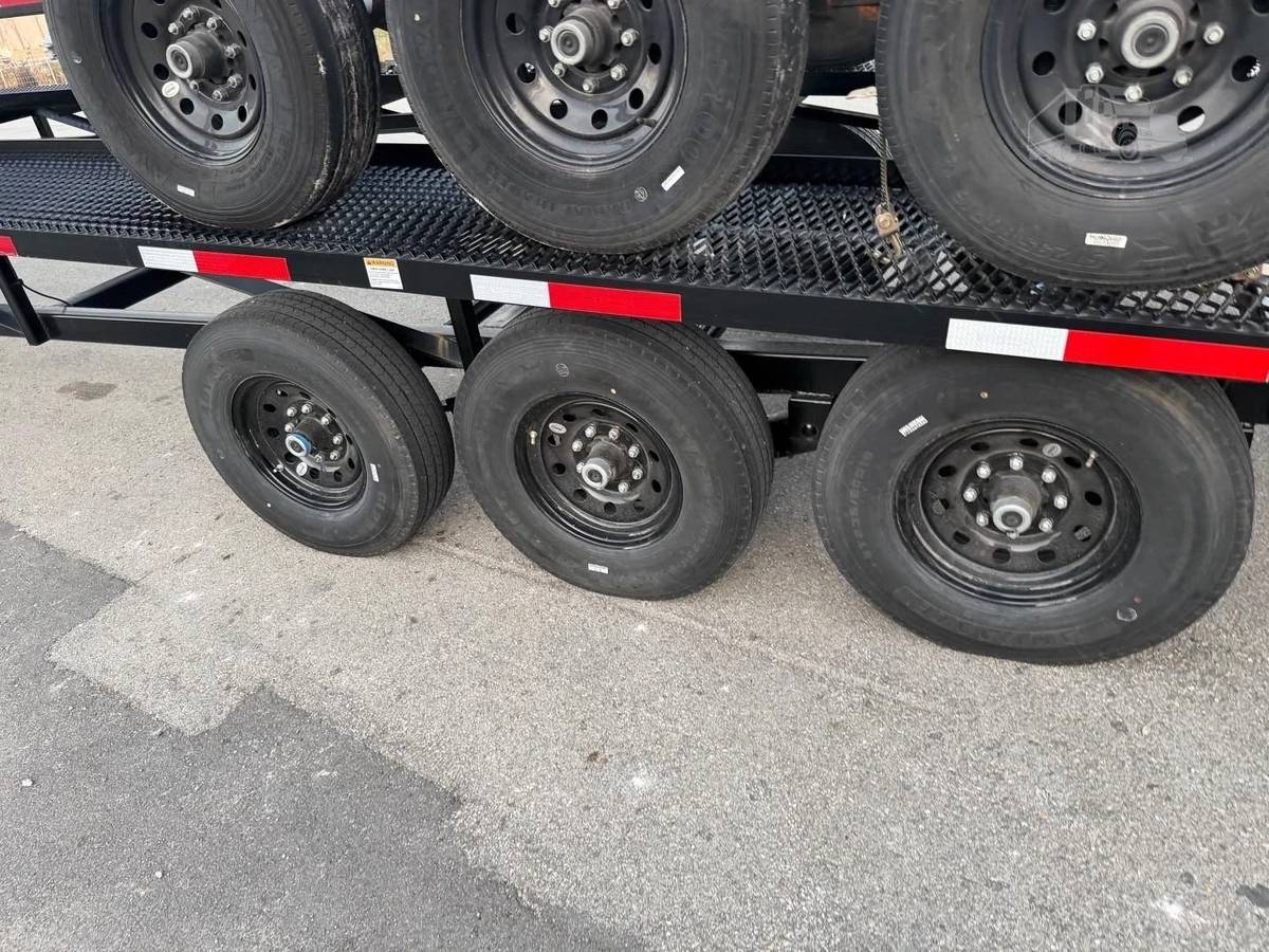 2023 Silverback 50 foot car trailer 5th Wheel w/12K Winch, photo 6