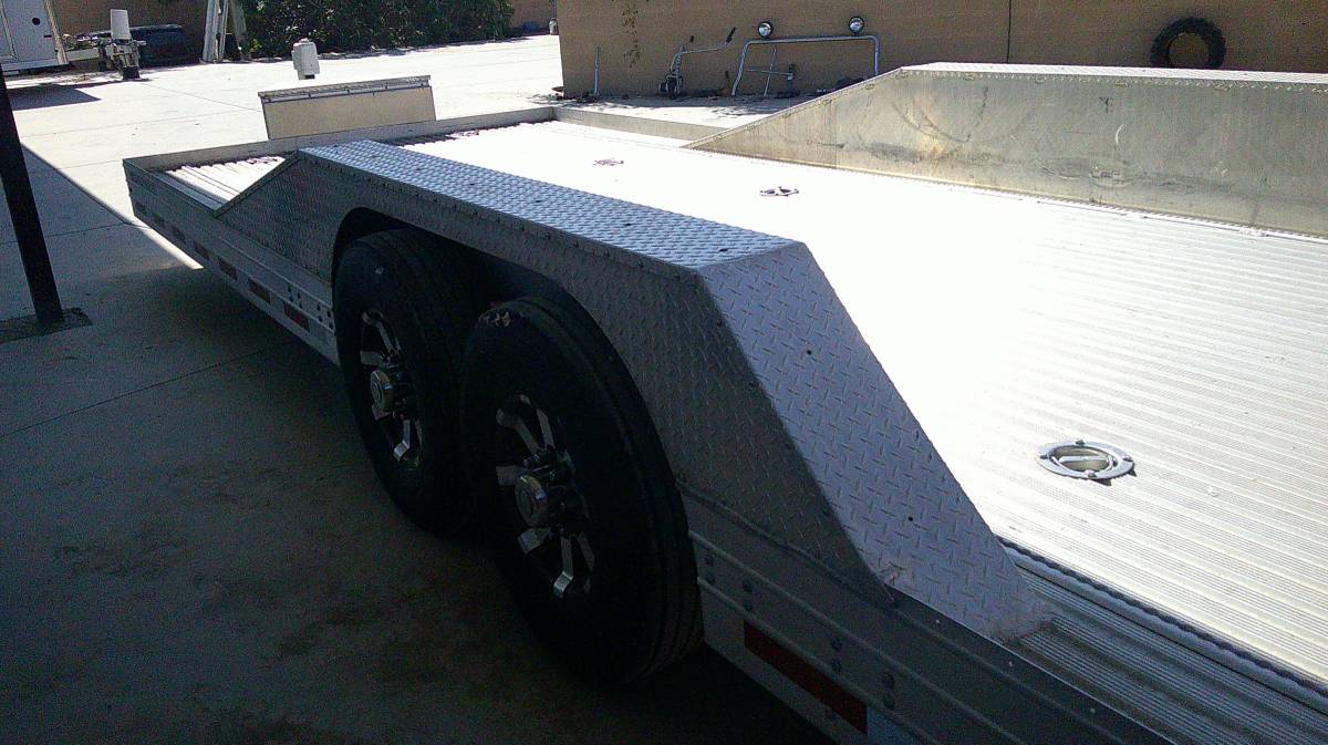 2011 Featherlite 24' Car Hauler 101" wide with New Tires (REDUCED), photo 8