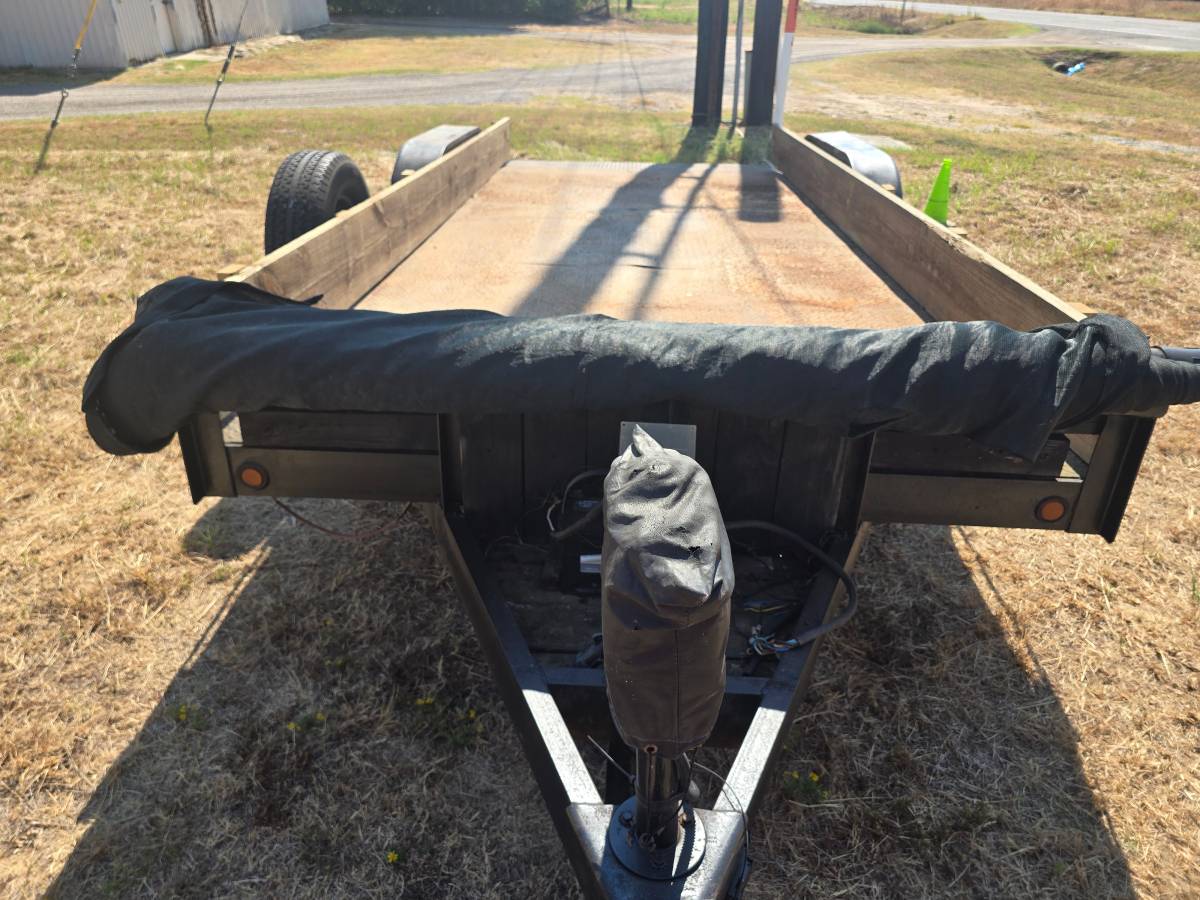 18 ft car hauler with 4 ft. Dove tail, photo 5