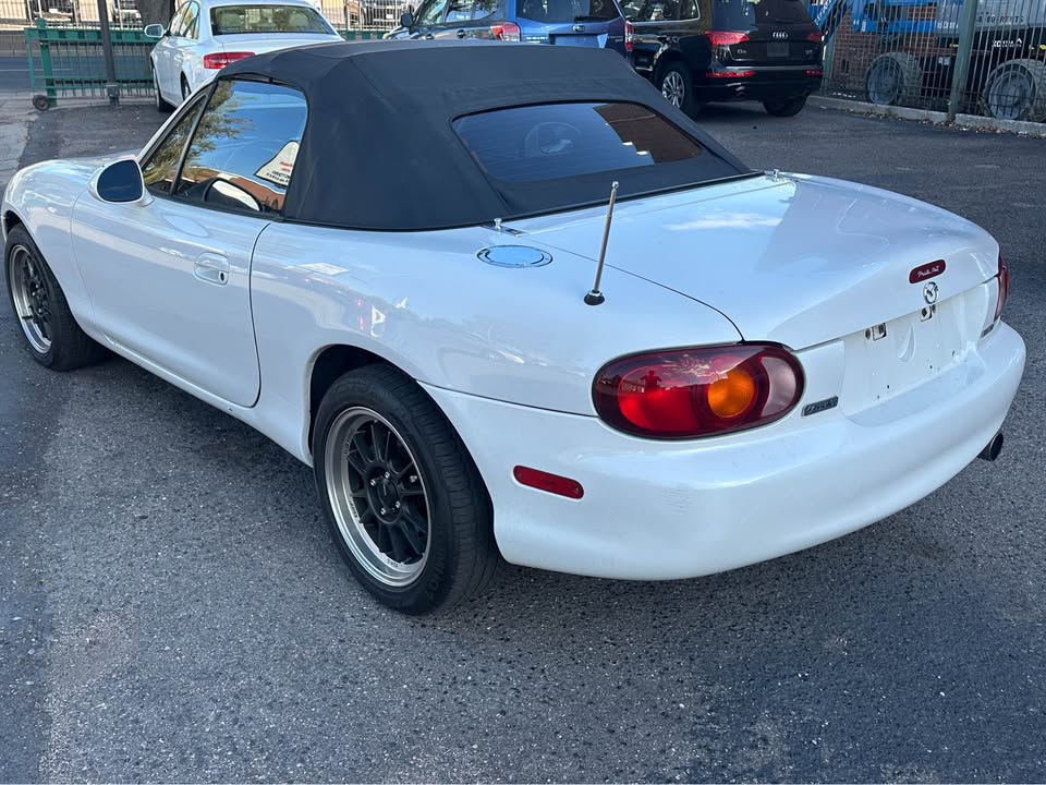 2000 Mazda Miata convertible, 5-speed, clean title, 168k miles, photo 3