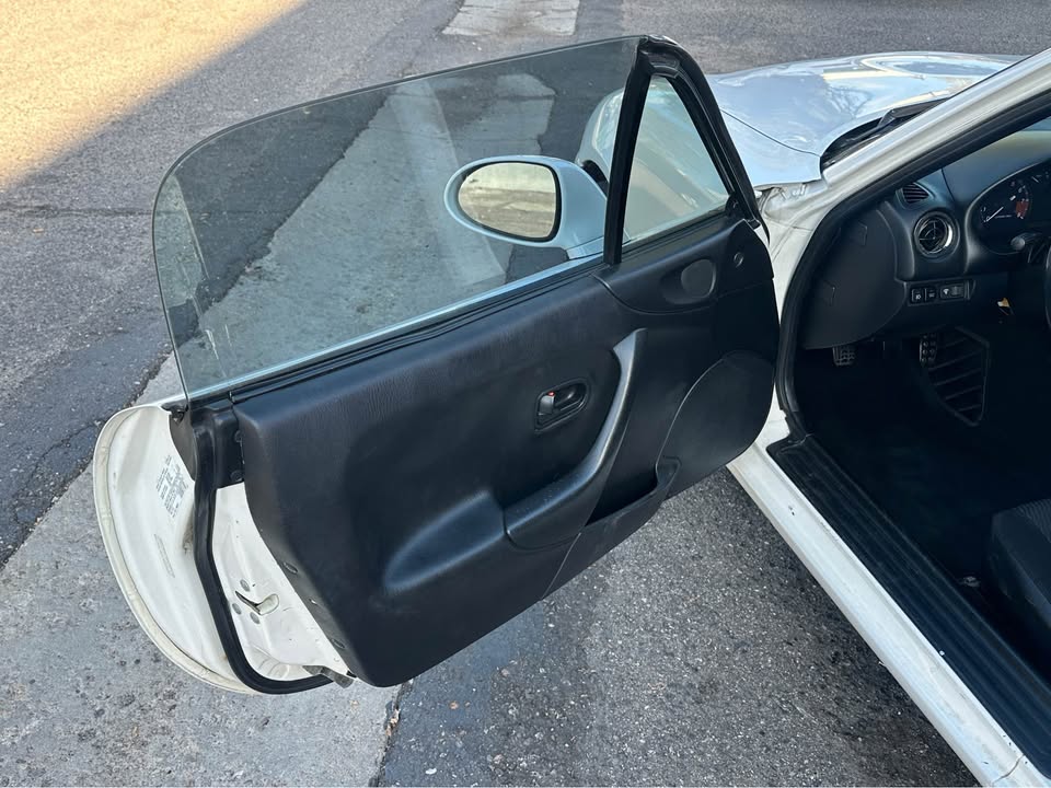 2000 Mazda Miata convertible, 5-speed, clean title, 168k miles, photo 5